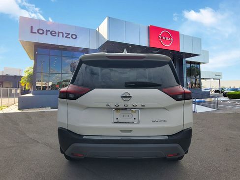 Used 2021 Nissan Rogue SV w/ Premium Package image 6