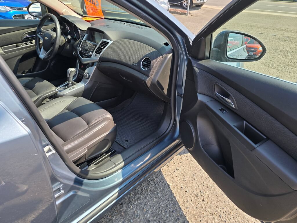 Used 2012 Chevrolet Cruze LTZ FWD image 12