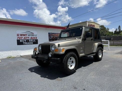 Used 2004 Jeep Wrangler Sahara AWD/4WD image 2