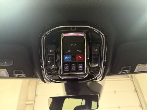 Used 2021 Jeep Grand Cherokee L Overland w/ Luxury Tech Group IV image 23