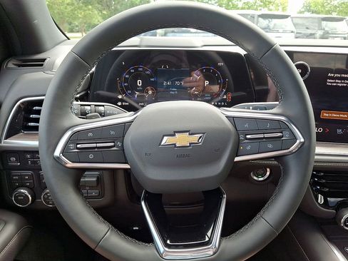 New 2026 Chevrolet Suburban Premier w/ Sun And Tow Package AWD/4WD image 16