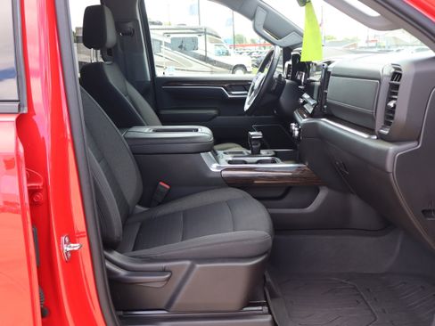 Used 2022 GMC Sierra 1500 Elevation w/ LPO, Elevation Black Package image 13