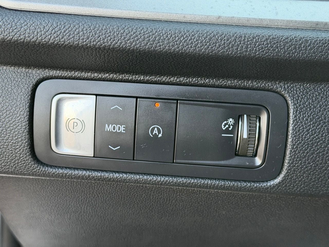 Used 2025 Chevrolet Traverse LT FWD image 20