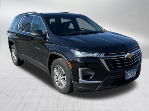 Used 2023 Chevrolet Traverse LT w/ LPO, Floor Liner Package AWD/4WD image 2