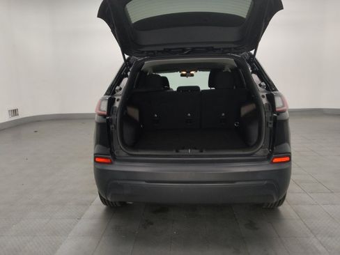 Used 2019 Jeep Cherokee Latitude w/ Popular Appearance Group image 29