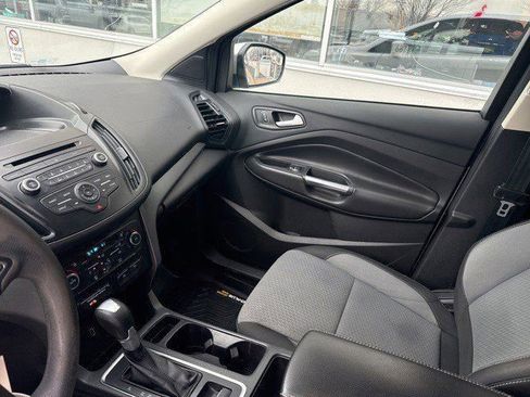 Used 2017 Ford Escape SE image 12
