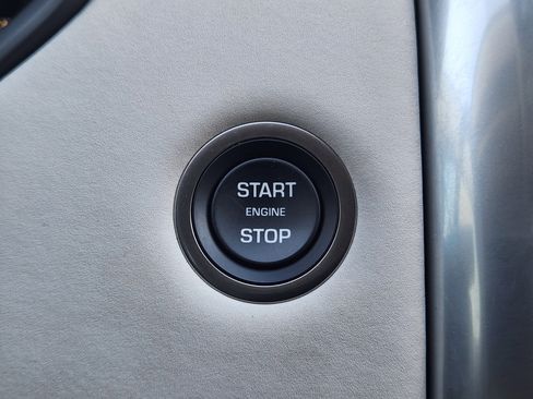 Used 2025 Land Rover Discovery S image 20