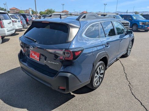Used 2023 Subaru Outback Premium AWD/4WD image 5