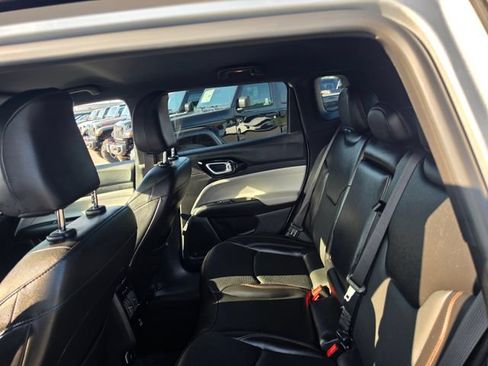 Used 2024 Jeep Compass Limited w/ Elite Group AWD/4WD image 9