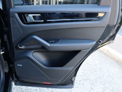 Used 2021 Porsche Cayenne image 51