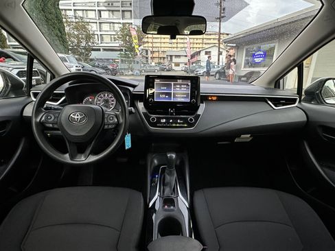 Used 2022 Toyota Corolla LE image 19