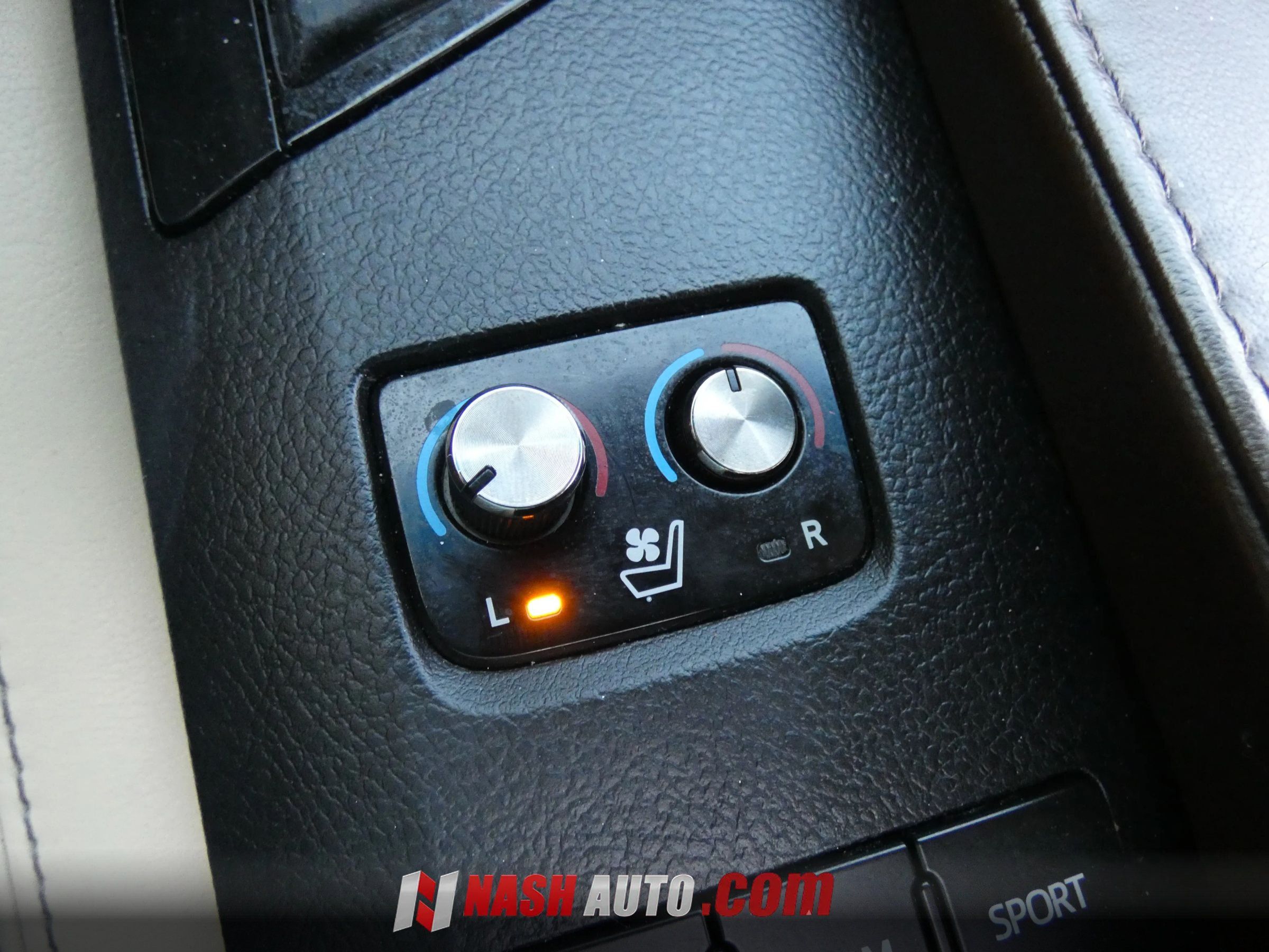 Used 2013 Toyota Avalon Limited FWD image 59