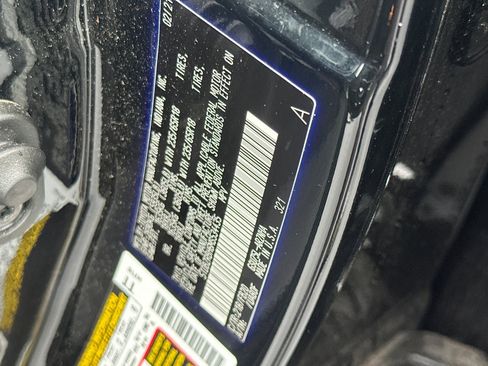 Used 2021 Toyota Highlander LE image 56