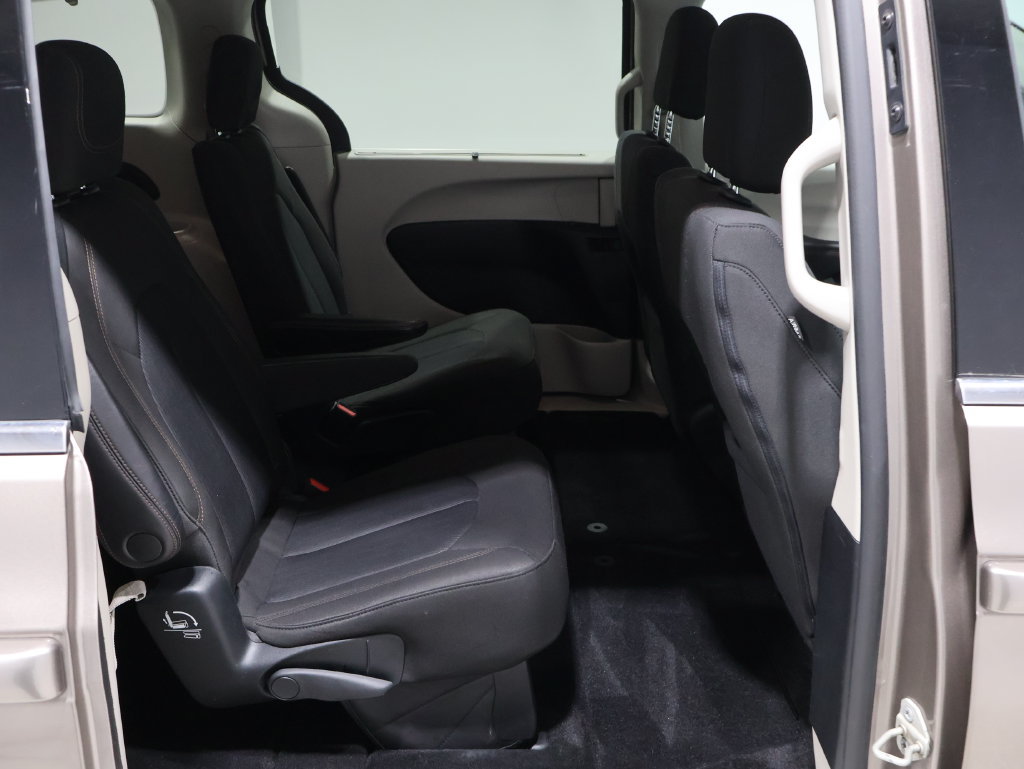 Used 2018 Chrysler Pacifica Touring Plus FWD image 24