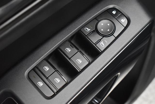 Certified 2025 Nissan Pathfinder SV FWD image 10