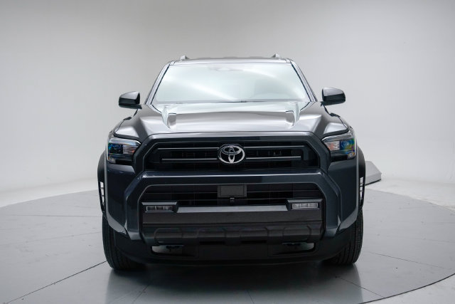 Used 2025 Toyota 4Runner SR5 AWD/4WD image 4