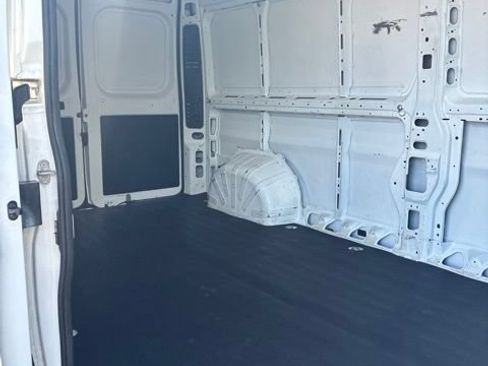 Used 2023 RAM ProMaster 2500 FWD image 9