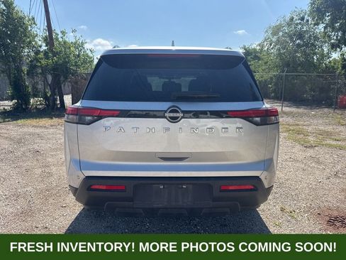 Used 2025 Nissan Pathfinder SV FWD image 3