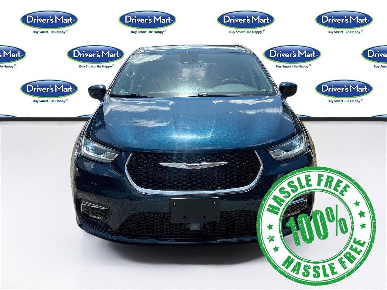 Used 2023 Chrysler Pacifica Touring-L FWD image 2