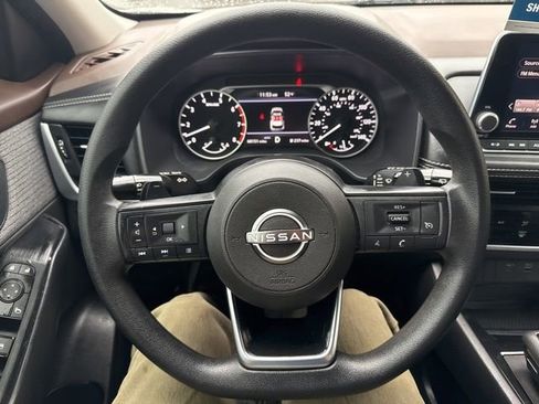 Used 2023 Nissan Rogue S image 23