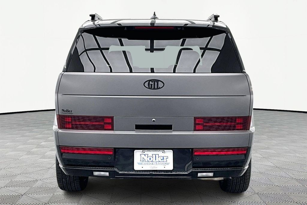 Used 2025 Hyundai Santa Fe Calligraphy AWD/4WD image 4