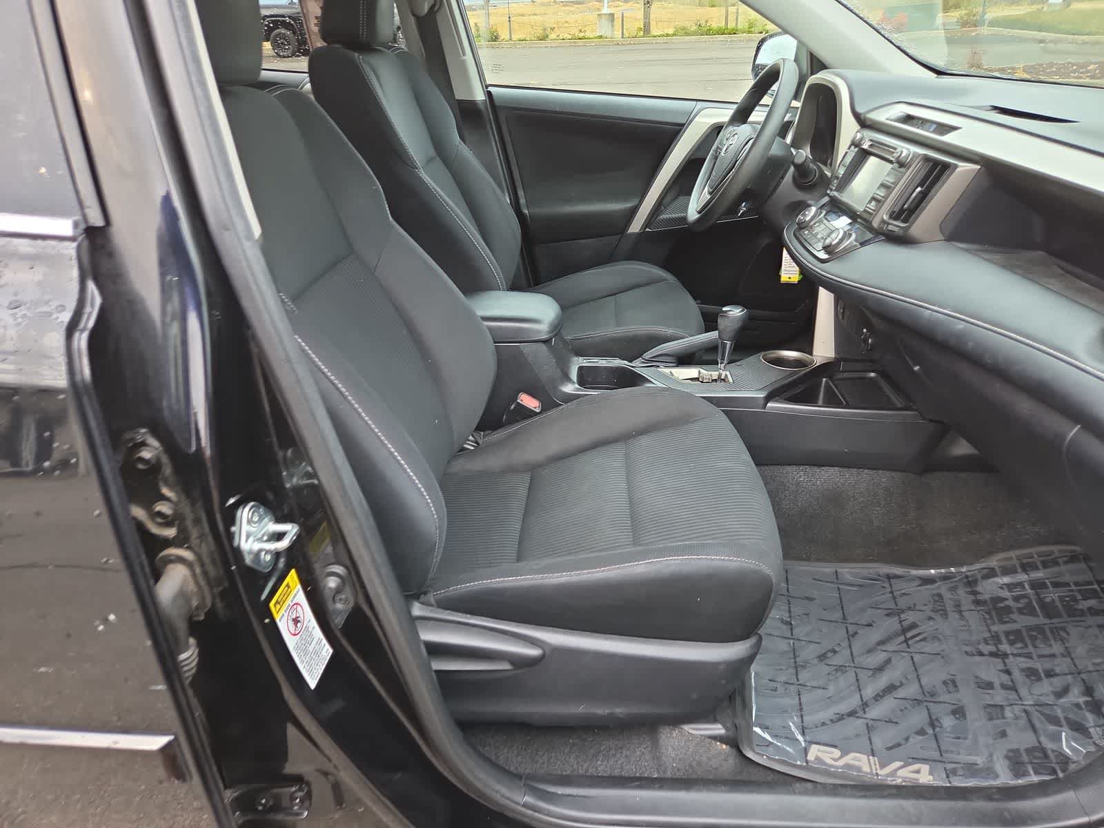 Used 2015 Toyota RAV4 XLE AWD/4WD image 22