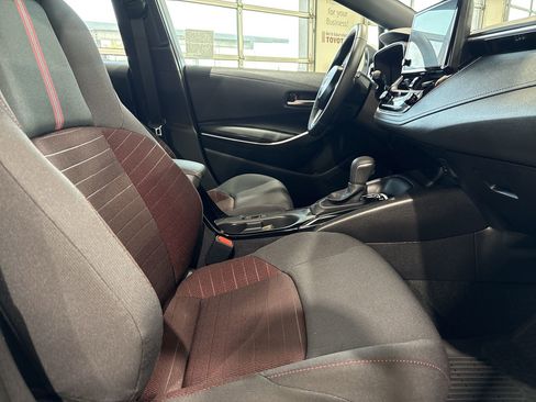 Certified 2025 Toyota Corolla SE w/ Convenience Package image 25
