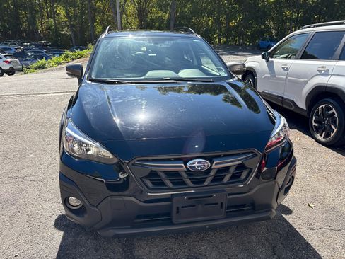 Used 2022 Subaru Crosstrek 2.5i Sport w/ Moonroof Package image 2