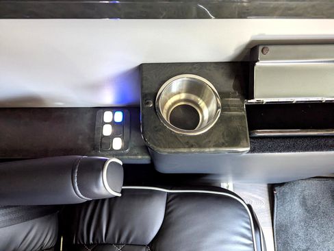 Used 2017 Mercedes-Benz Sprinter 2500 image 43