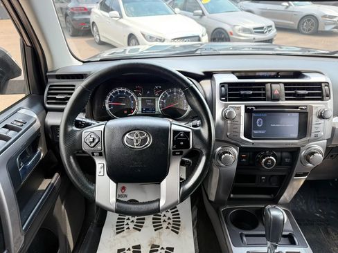 Used 2018 Toyota 4Runner SR5 AWD/4WD image 26