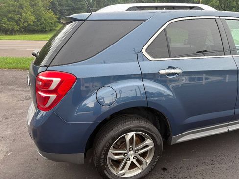 Used 2017 Chevrolet Equinox Premier w/ Enhanced Convenience Package AWD/4WD image 3