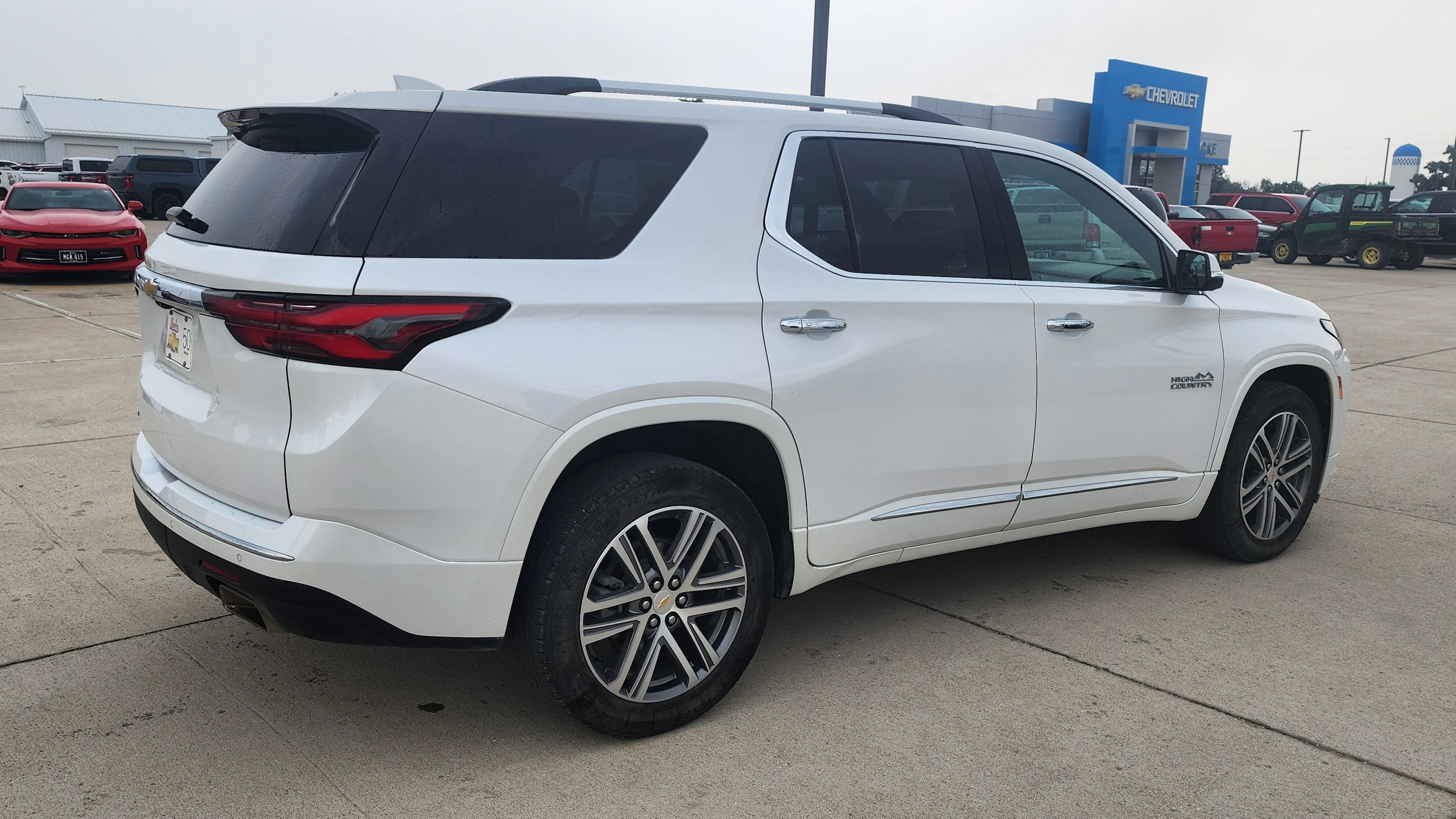 Used 2023 Chevrolet Traverse High Country AWD/4WD image 4