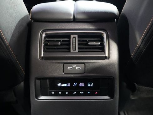 Used 2024 MAZDA CX-90 3.3 Turbo w/ Preferred Package AWD/4WD image 38