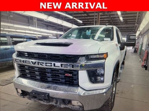 Used 2023 Chevrolet Silverado 2500 LT w/ Convenience Package image 3