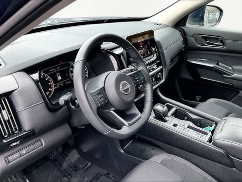 Used 2024 Nissan Pathfinder SV w/ Cargo Package image 15