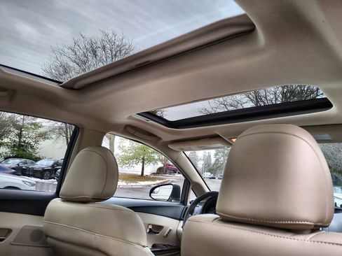 Used 2013 Toyota Venza XLE image 22