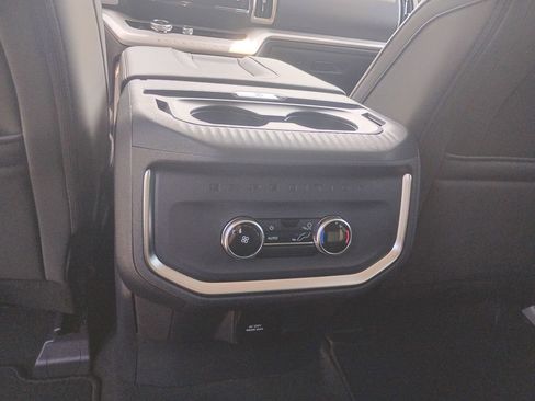 New 2025 Ford Expedition Active image 30