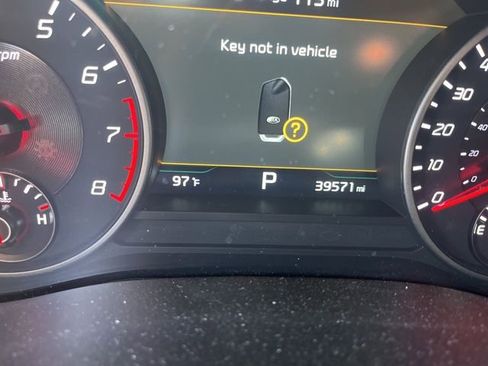Used 2020 Kia Stinger GT1 RWD image 2
