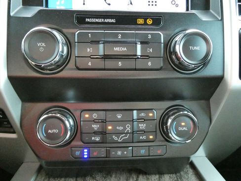 Used 2019 Ford F250 Lariat w/ Lariat Ultimate Package AWD/4WD image 30