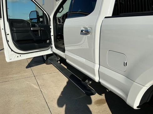 Used 2022 Ford F250 Platinum w/ FX4 Off-Road Package image 8