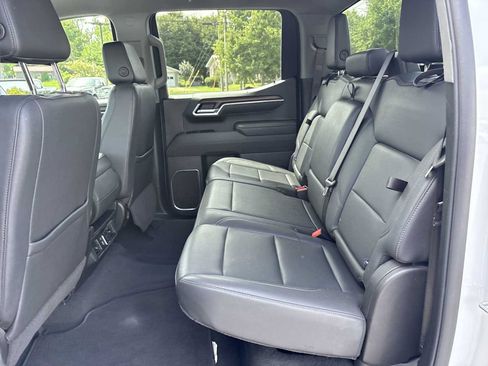 Used 2025 GMC Sierra 1500 SLT AWD/4WD image 24