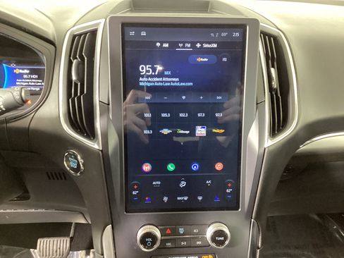 Used 2022 Ford Edge Titanium w/ Equipment Group 301A AWD/4WD image 30