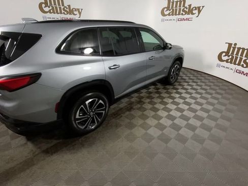 Used 2026 Buick Enclave Sport Touring w/ Power Package AWD/4WD image 8