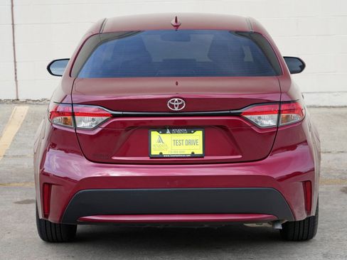 Used 2022 Toyota Corolla LE FWD image 44