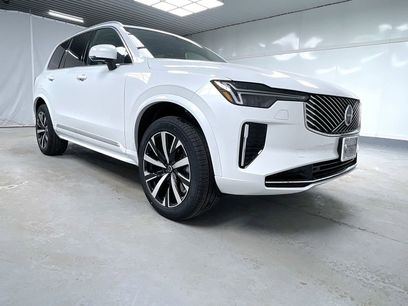New 2025 Volvo XC90 B5 Core w/ Protection Package Premier