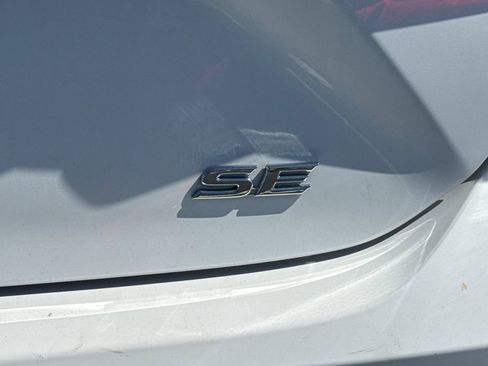 Used 2025 Toyota Camry SE FWD image 13