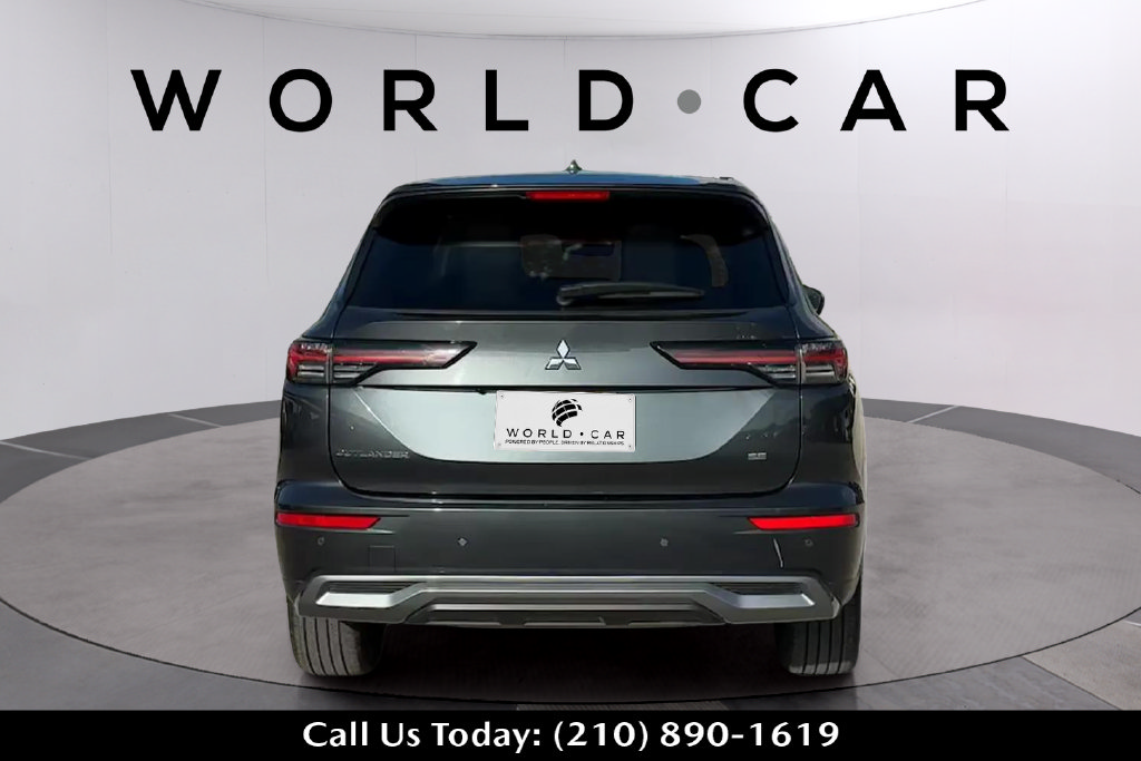 Used 2025 Mitsubishi Outlander SE FWD image 4