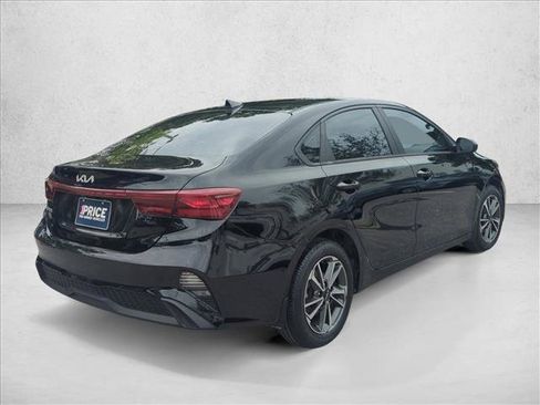 Used 2023 Kia Forte LXS FWD image 5