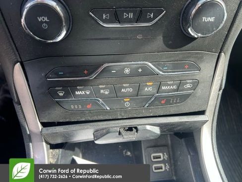 Used 2020 Ford Edge SEL w/ Cold Weather Package image 13