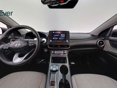 Used 2023 Hyundai Kona SE FWD image 25